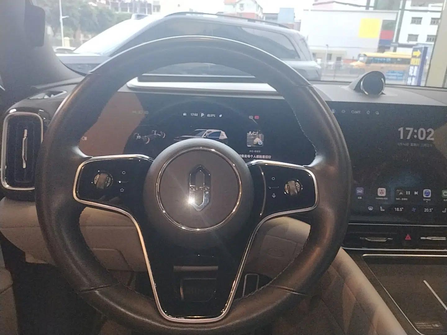 Hima AITO M9 2024 Range-Extended Ultra Version 42 kWh 6-Seater Model — миниатюра 13