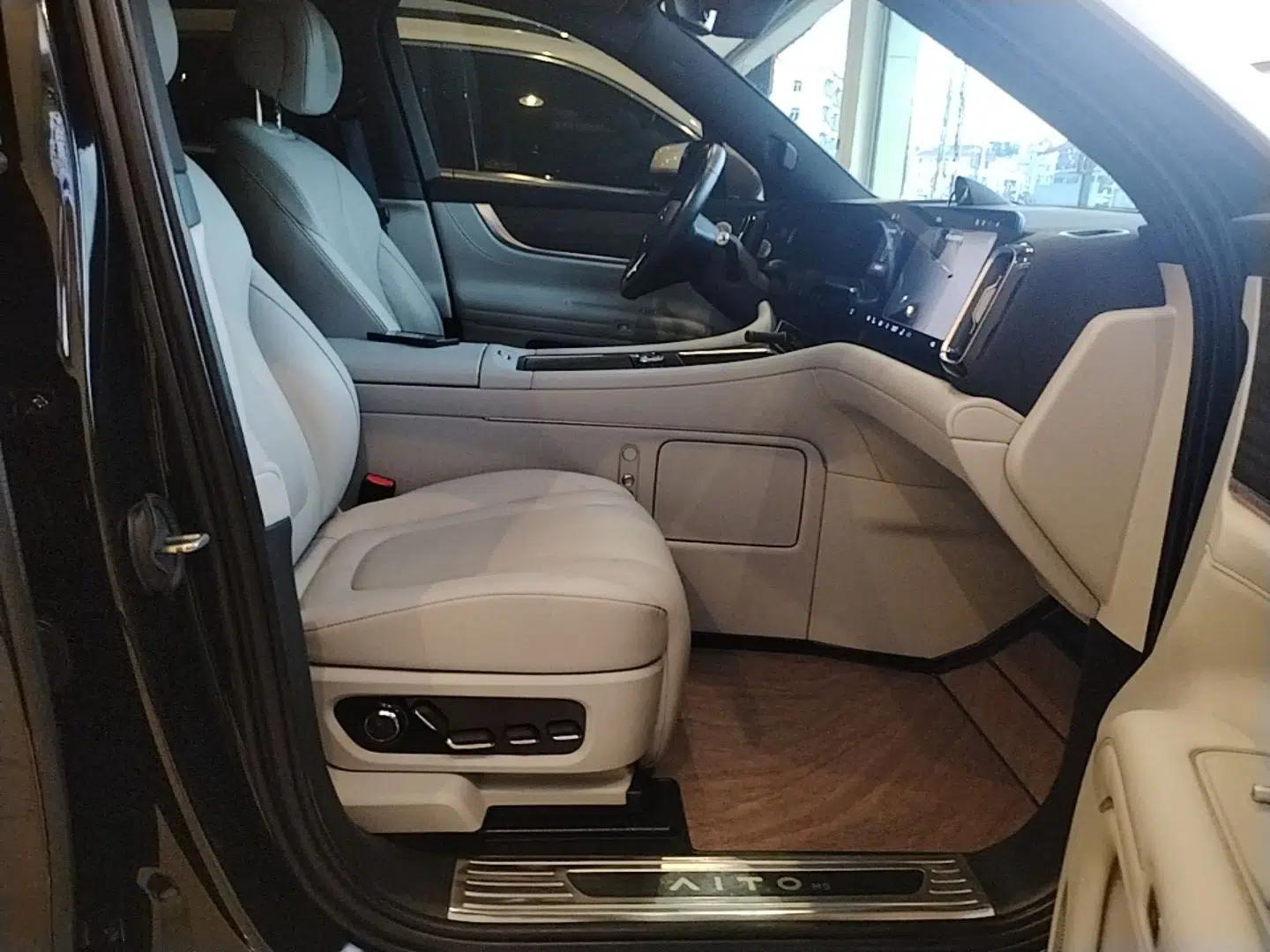 Hima AITO M9 2024 Range-Extended Ultra Version 42 kWh 6-Seater Model — миниатюра 23