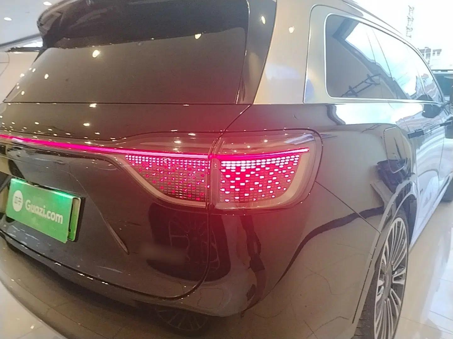 Hima AITO M9 2024 Range-Extended Ultra Version 42 kWh 6-Seater Model — миниатюра 8