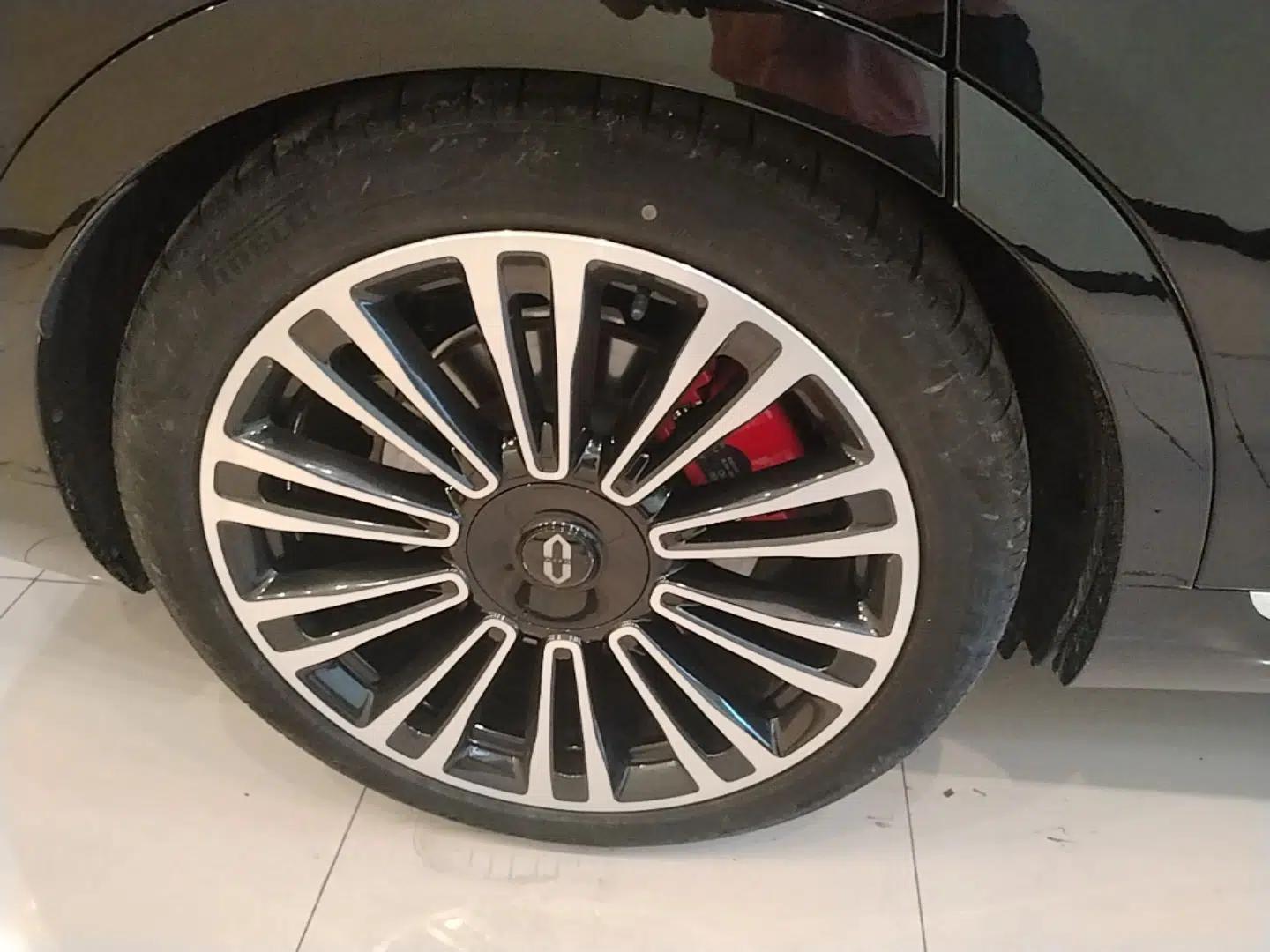 Hima AITO M9 2024 Range-Extended Ultra Version 42 kWh 6-Seater Model — миниатюра 10