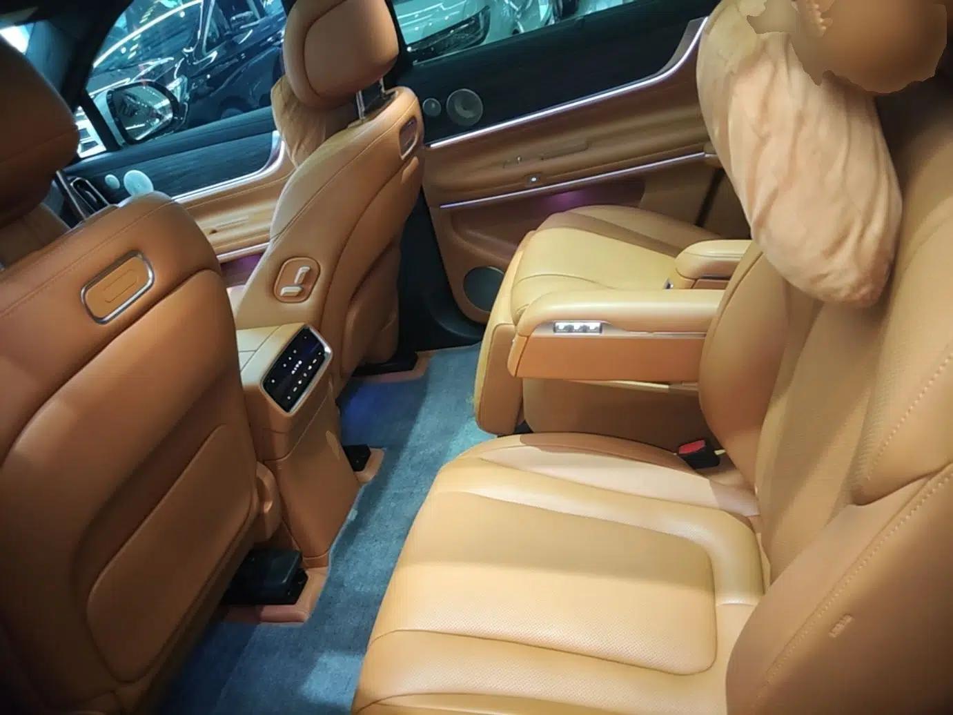 Hima AITO M9 2024 Range-Extended Ultra Version 42 kWh 6-Seater Model — миниатюра 20