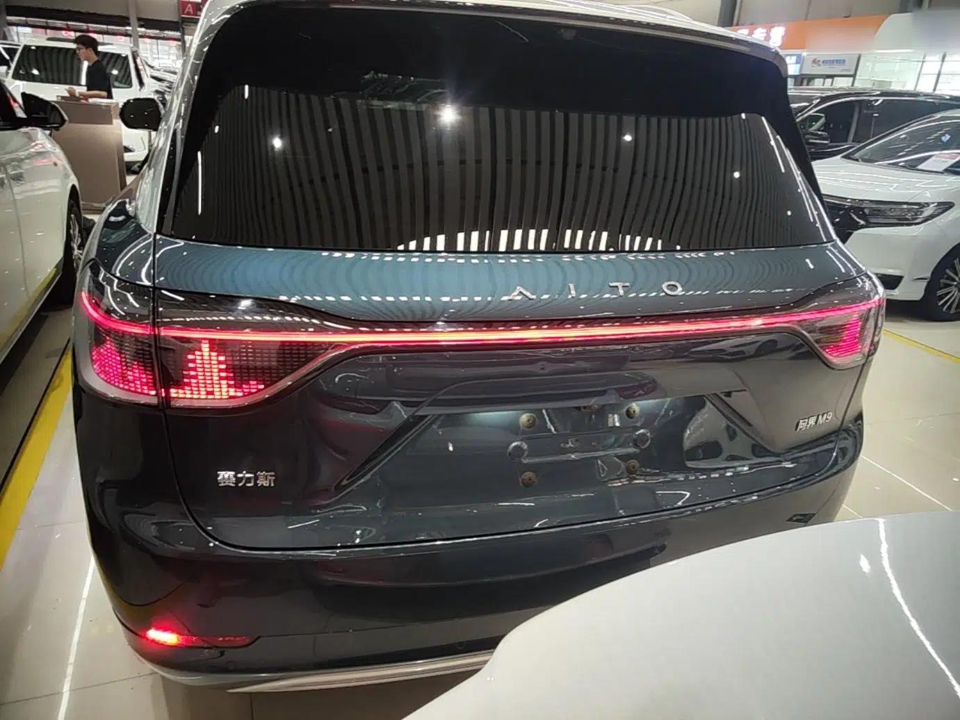 Hima AITO M9 2024 Range-Extended Ultra Version 42 kWh 6-Seater Model — миниатюра 5