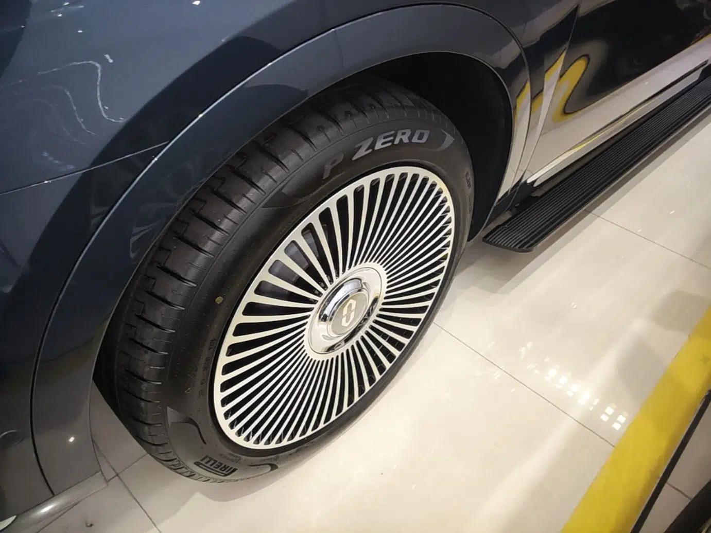 Hima AITO M9 2024 Range-Extended Ultra Version 42 kWh 6-Seater Model — миниатюра 8