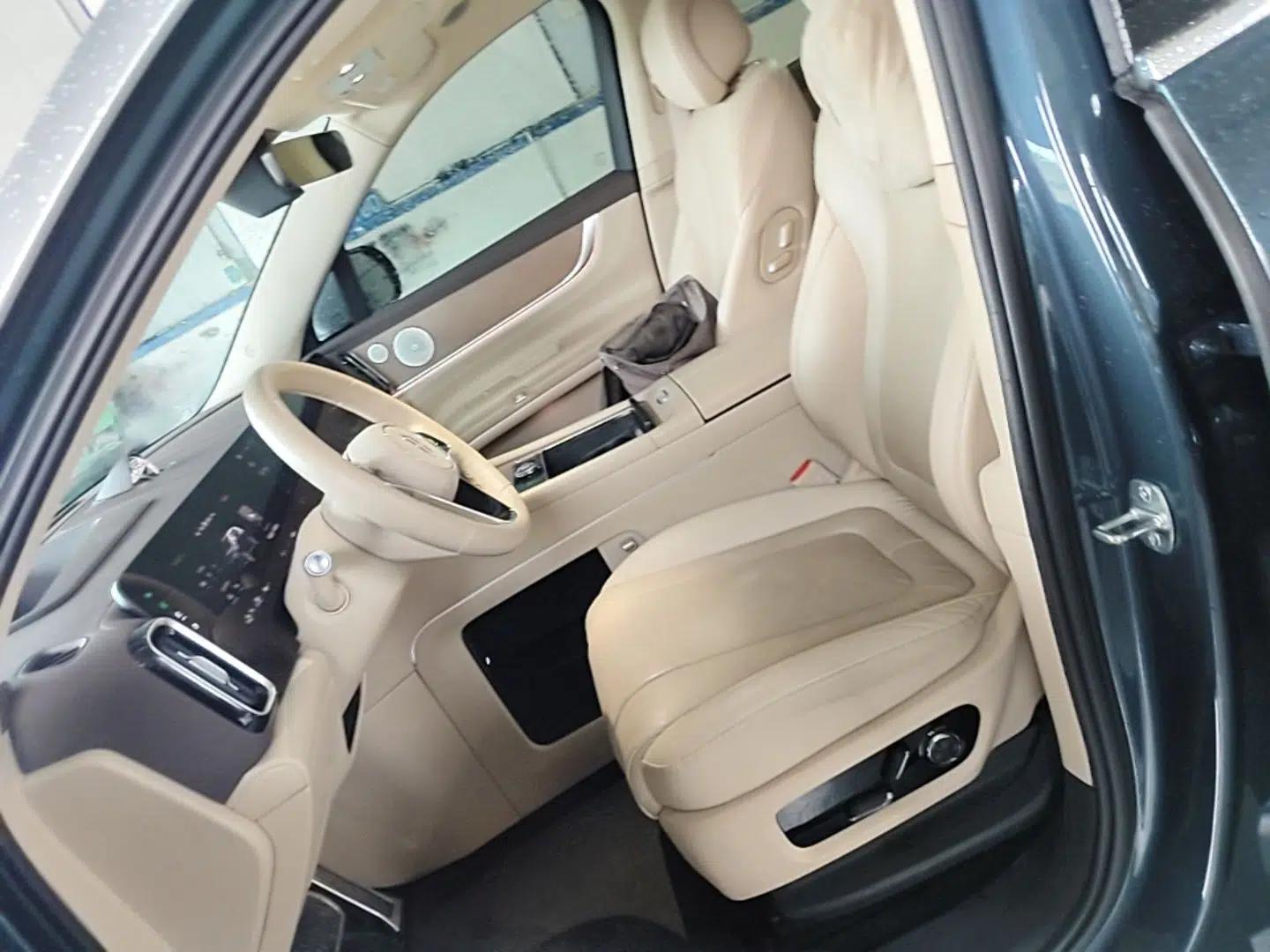 Hima AITO M9 2024 Range-Extended Ultra Version 42 kWh 6-Seater Model — миниатюра 18