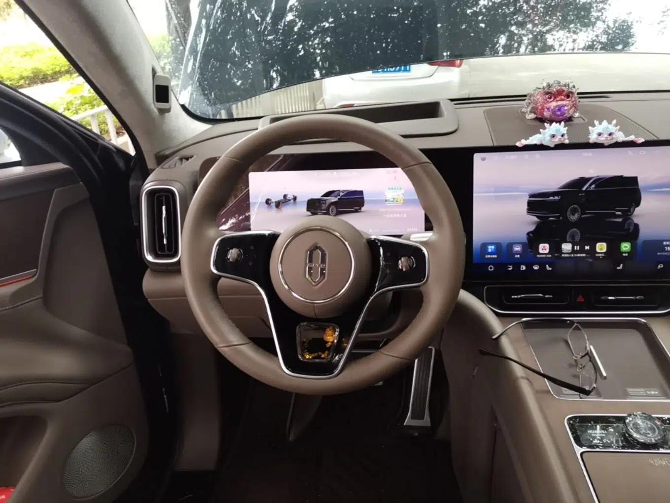 Hima AITO M9 2024 Range-Extended Ultra Version 52 kWh 5-Seater Model — миниатюра 11