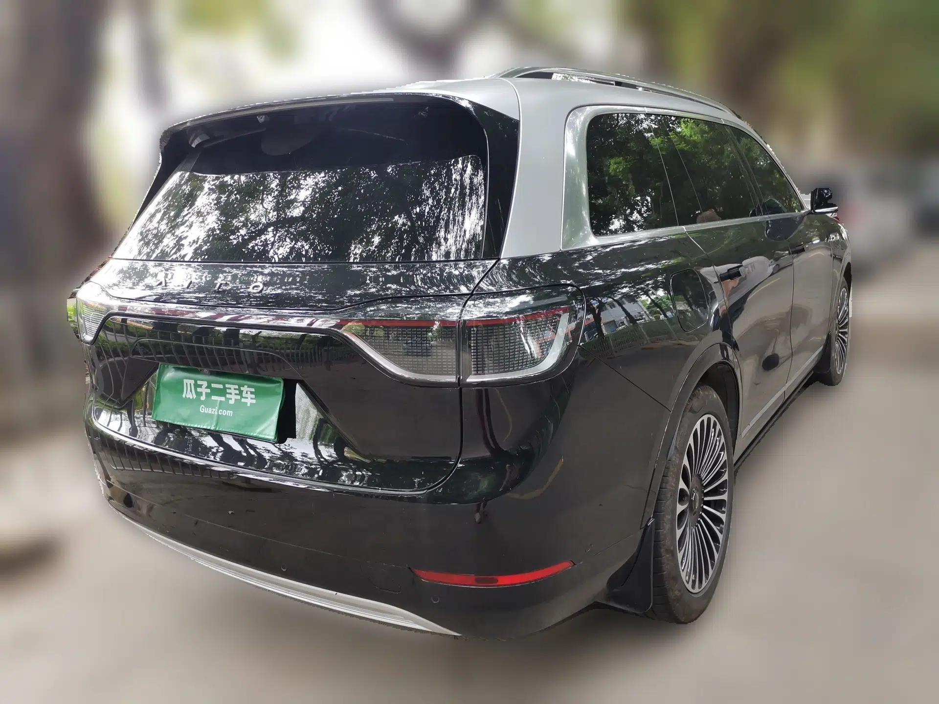 Hima AITO M9 2024 Range-Extended Ultra Version 52 kWh 5-Seater Model — миниатюра 6