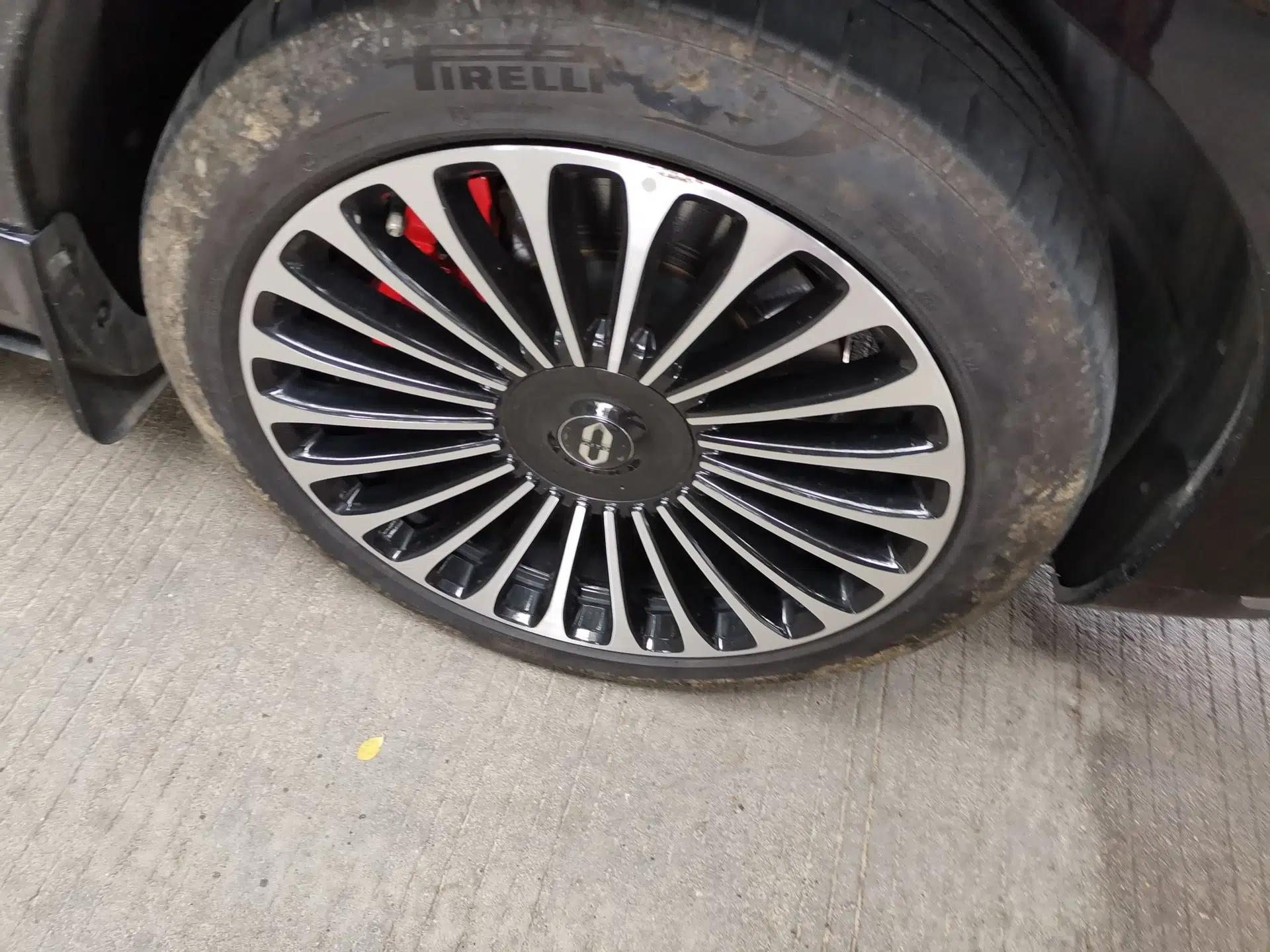 Hima AITO M9 2024 Range-Extended Ultra Version 52 kWh 5-Seater Model — миниатюра 8