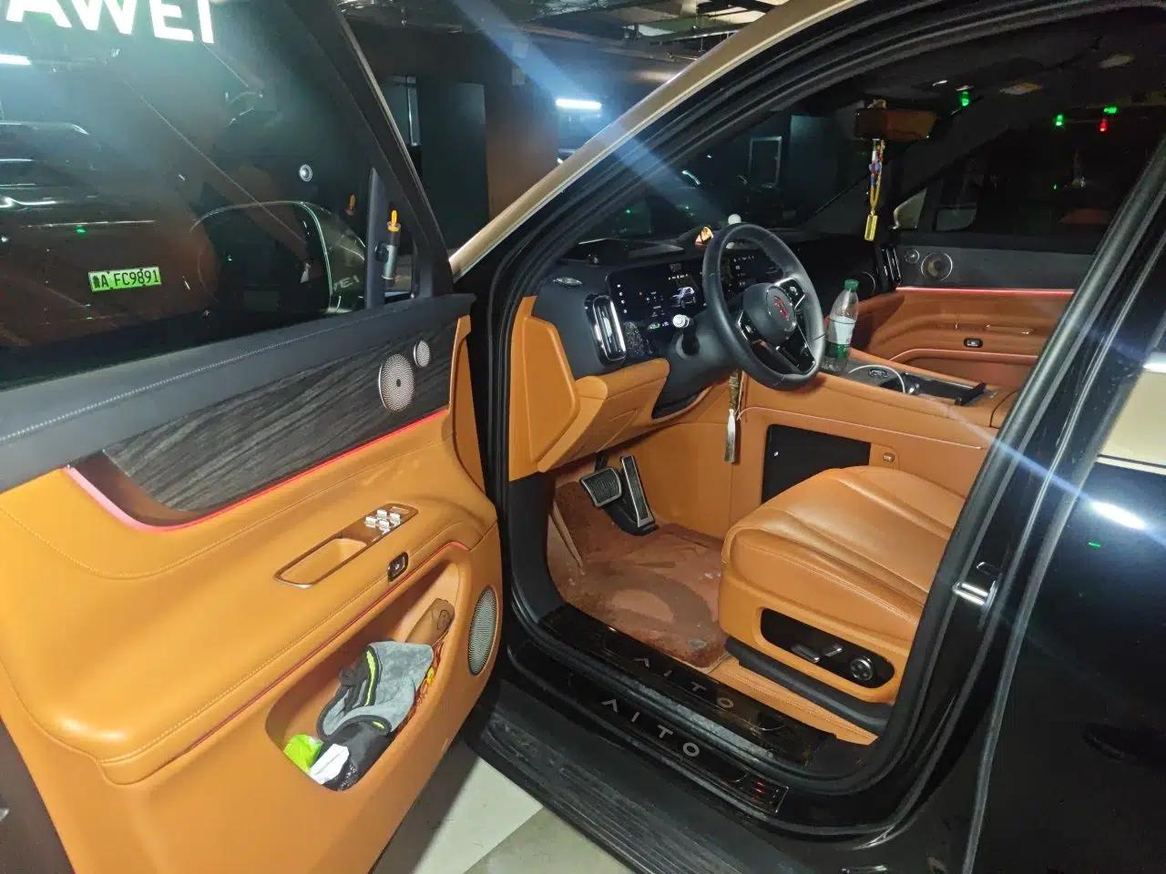 Hima AITO M9 2024 Range-Extended Ultra Version 52 kWh 6-Seater Model — миниатюра 17