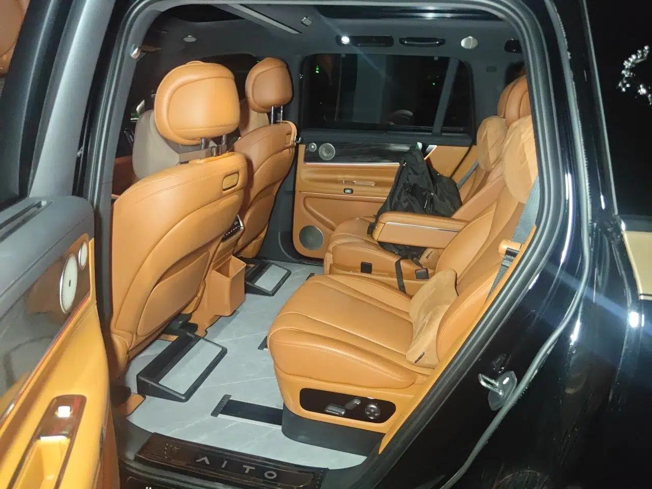 Hima AITO M9 2024 Range-Extended Ultra Version 52 kWh 6-Seater Model — миниатюра 18