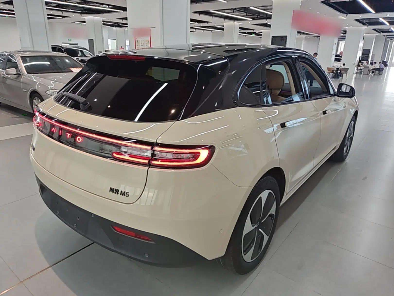Hima AITO M5 2022 Pure Electric Rear-Drive Standard Edition — миниатюра 4