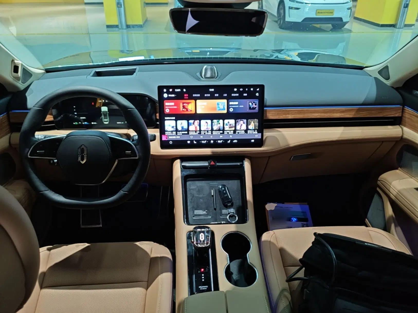 Hima AITO M5 2023 Extended-Range Four-Wheel Drive Intelligent Driving Version — миниатюра 13