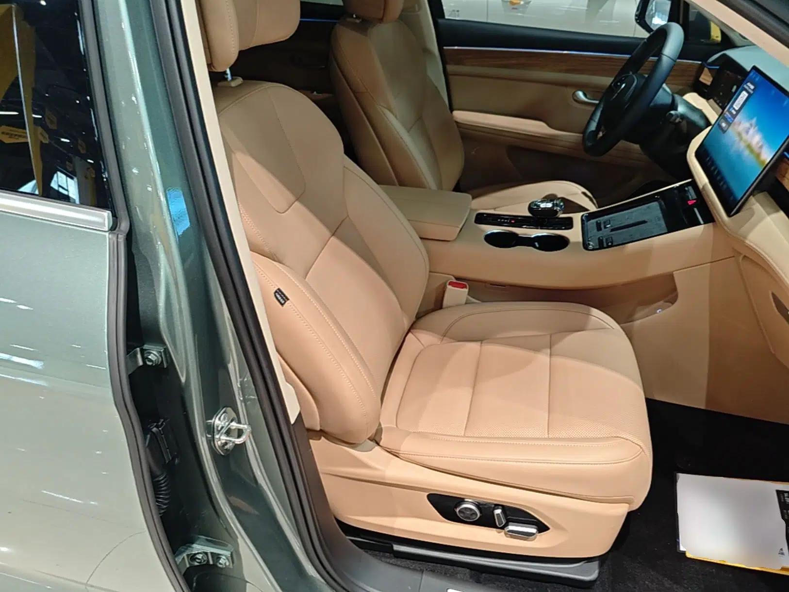 Hima AITO M5 2023 Extended-Range Four-Wheel Drive Intelligent Driving Version — миниатюра 23