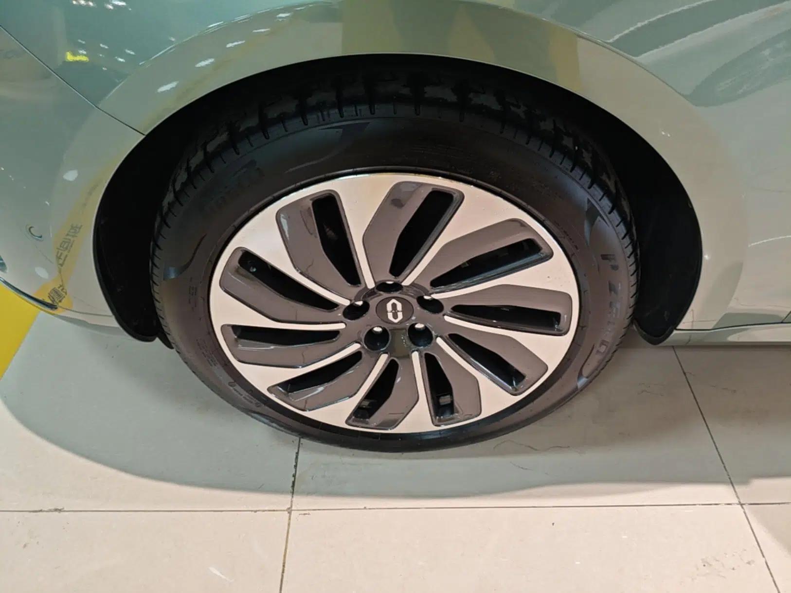 Hima AITO M5 2023 Extended-Range Four-Wheel Drive Intelligent Driving Version — миниатюра 8