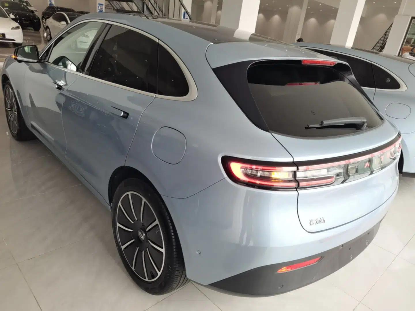 Hima AITO M5 2022 Pure Electric All-Wheel-Drive Performance Edition — миниатюра 4
