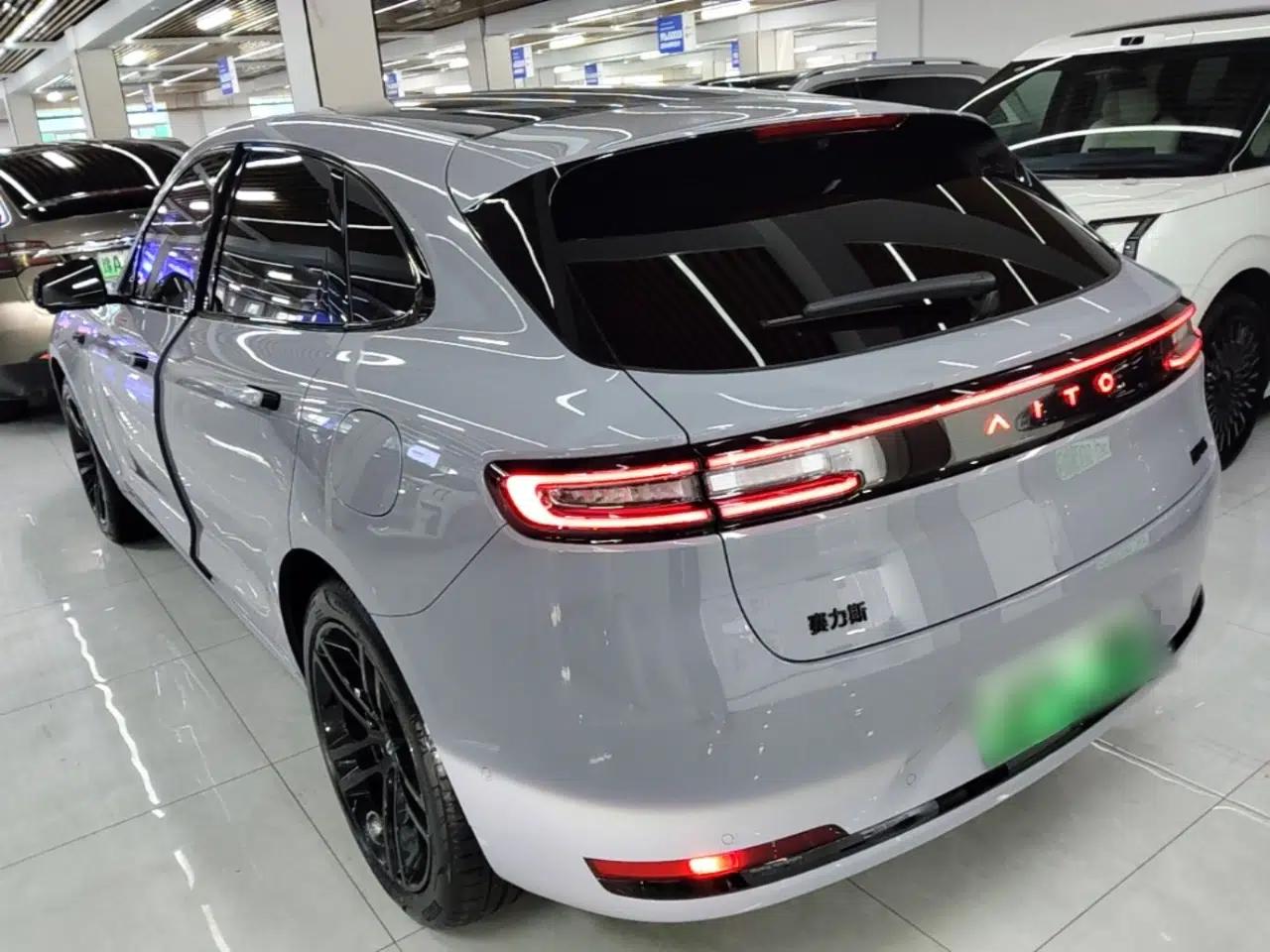 Hima AITO M5 2025 Extended-Range Ultra Rear-Wheel-Drive Version — миниатюра 4