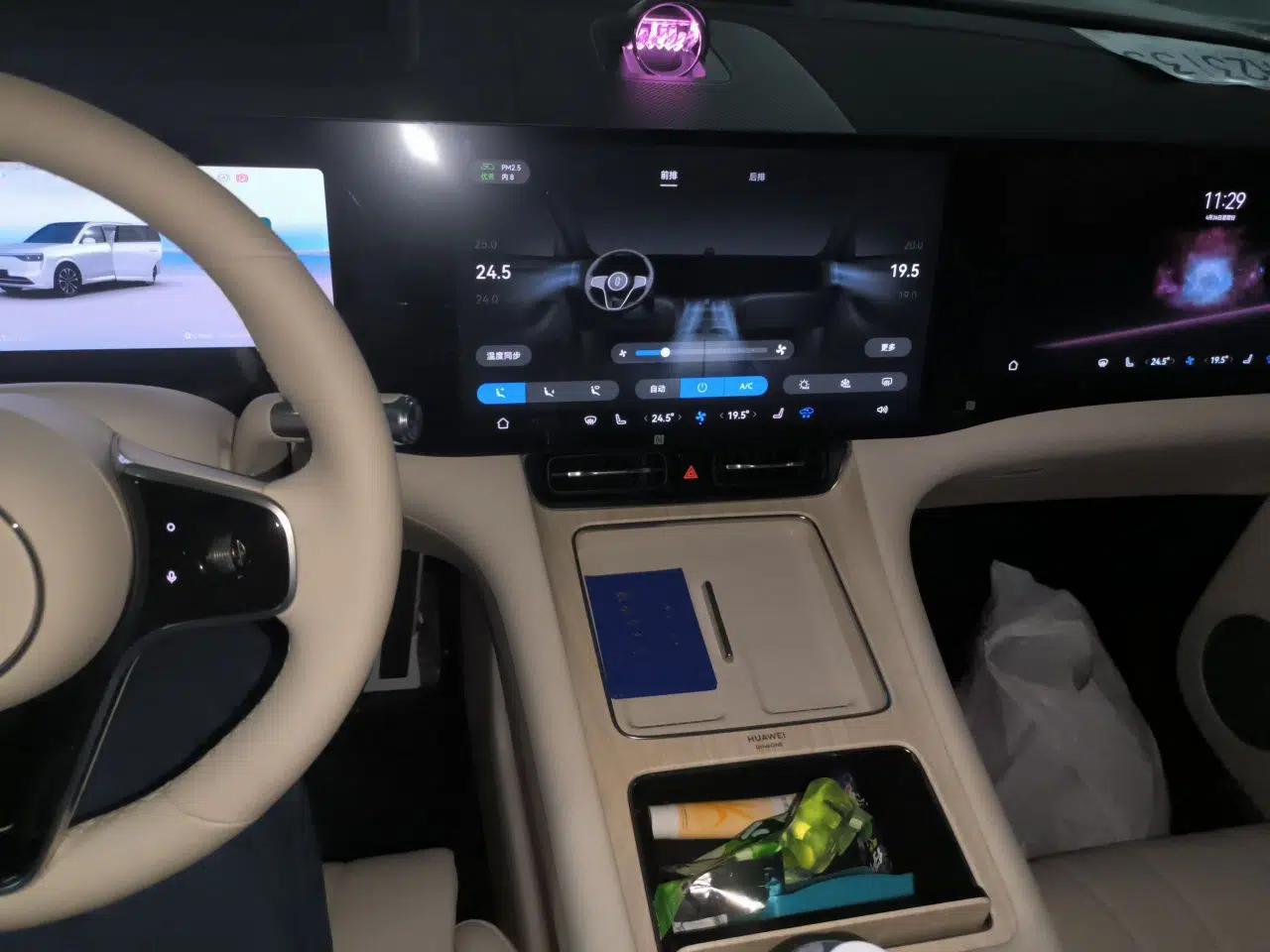 Hima AITO M8 2025 Extended-Range Ultra Version 53.4 kWh 5-Seater Edition — миниатюра 14