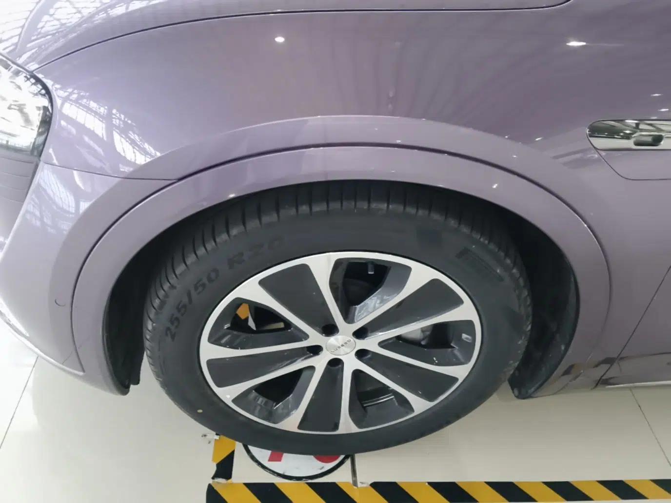 Hima Luxeed R7 2024 All-Electric 802 km Max — миниатюра 8