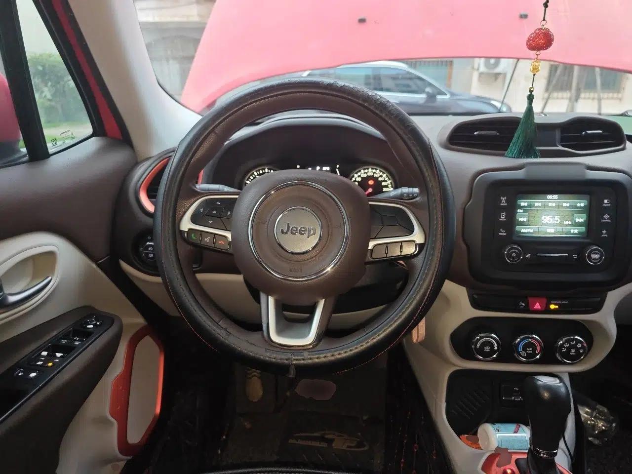 Jeep Renegade 2016 1.4T Automatic Jingneng Edition — миниатюра 11