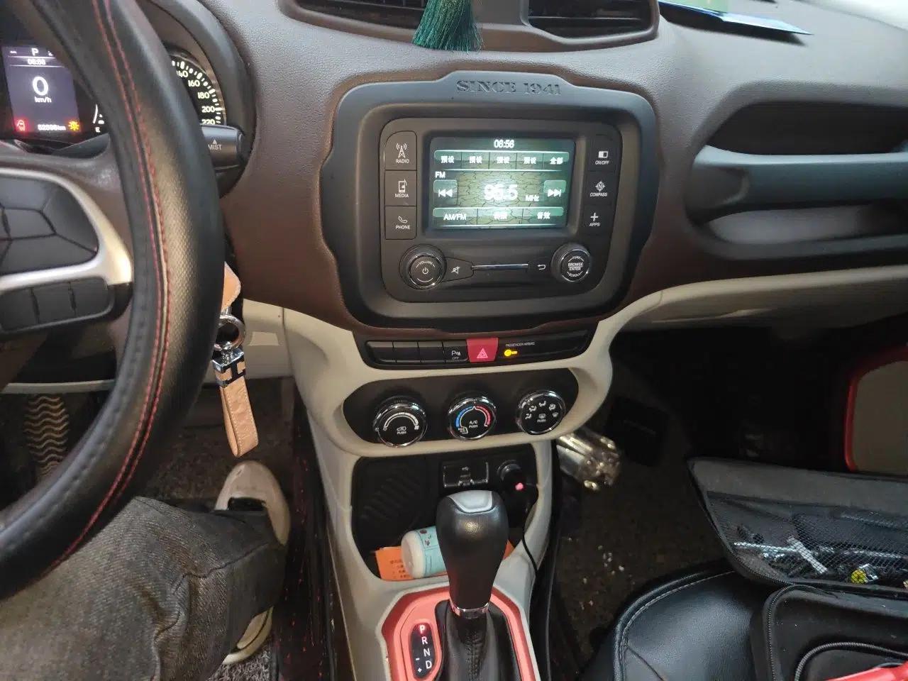 Jeep Renegade 2016 1.4T Automatic Jingneng Edition — миниатюра 14