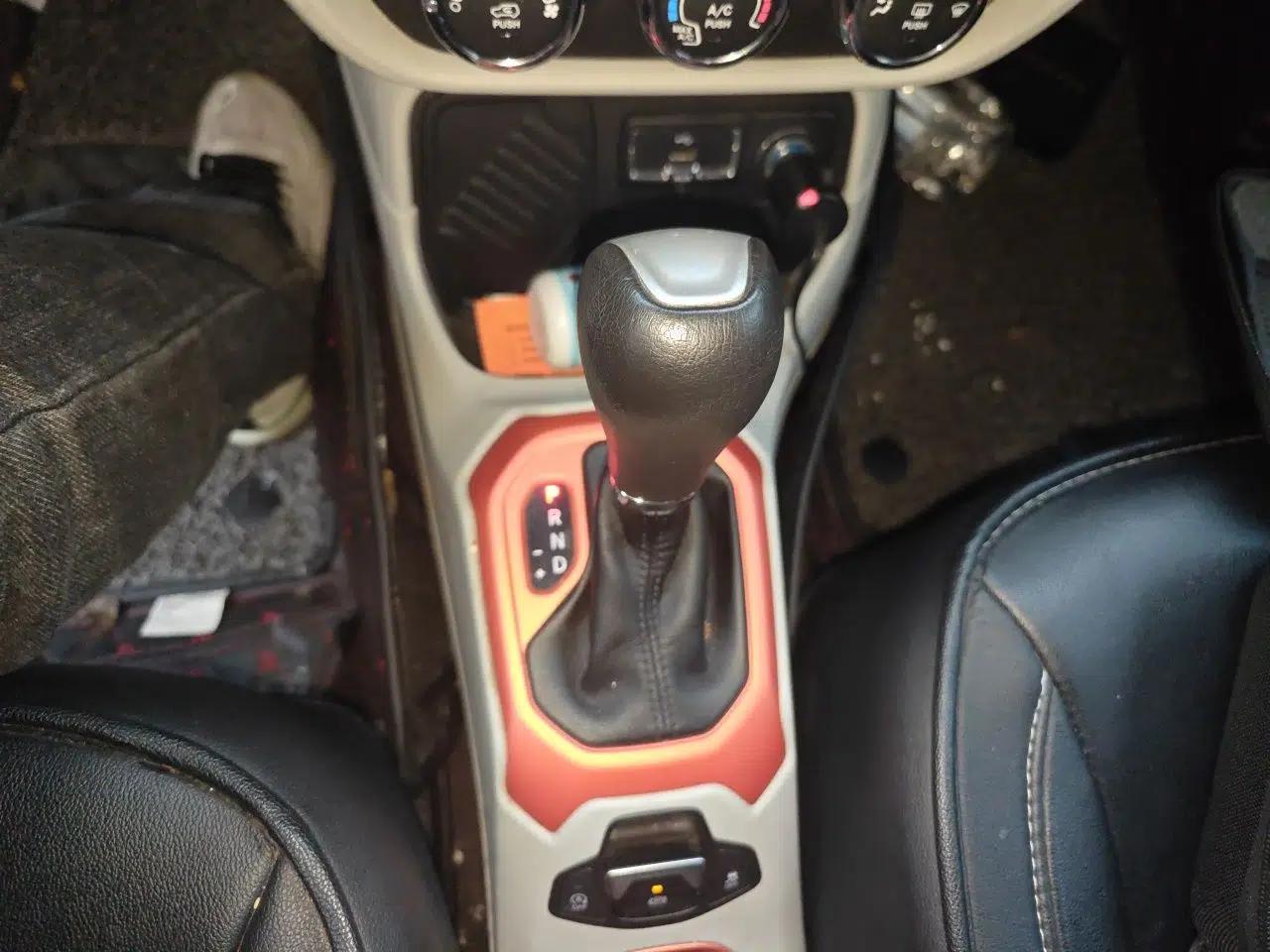 Jeep Renegade 2016 1.4T Automatic Jingneng Edition — миниатюра 15