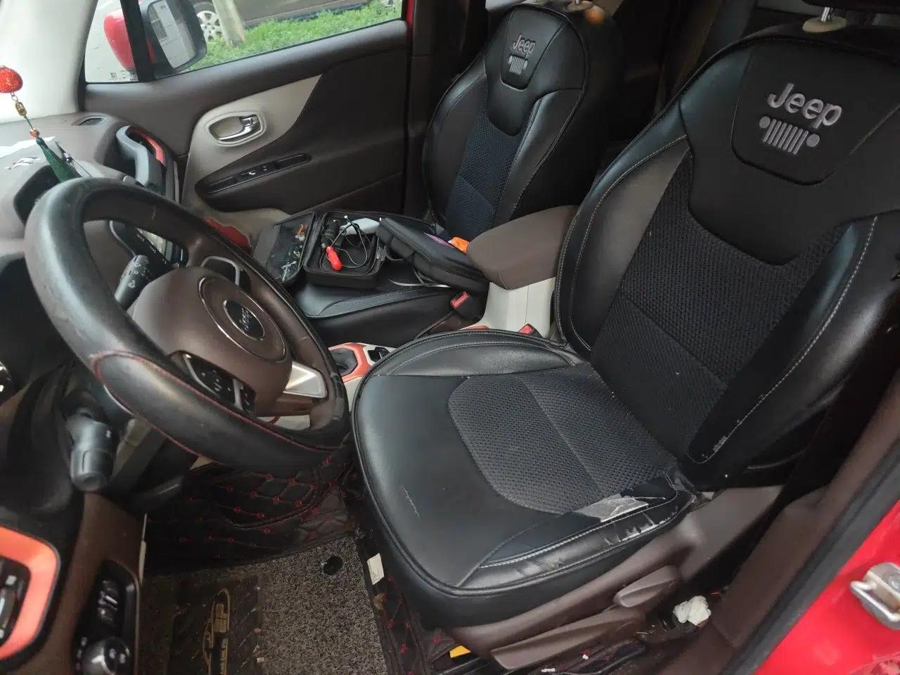 Jeep Renegade 2016 1.4T Automatic Jingneng Edition — миниатюра 16