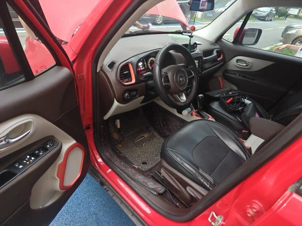 Jeep Renegade 2016 1.4T Automatic Jingneng Edition — миниатюра 17