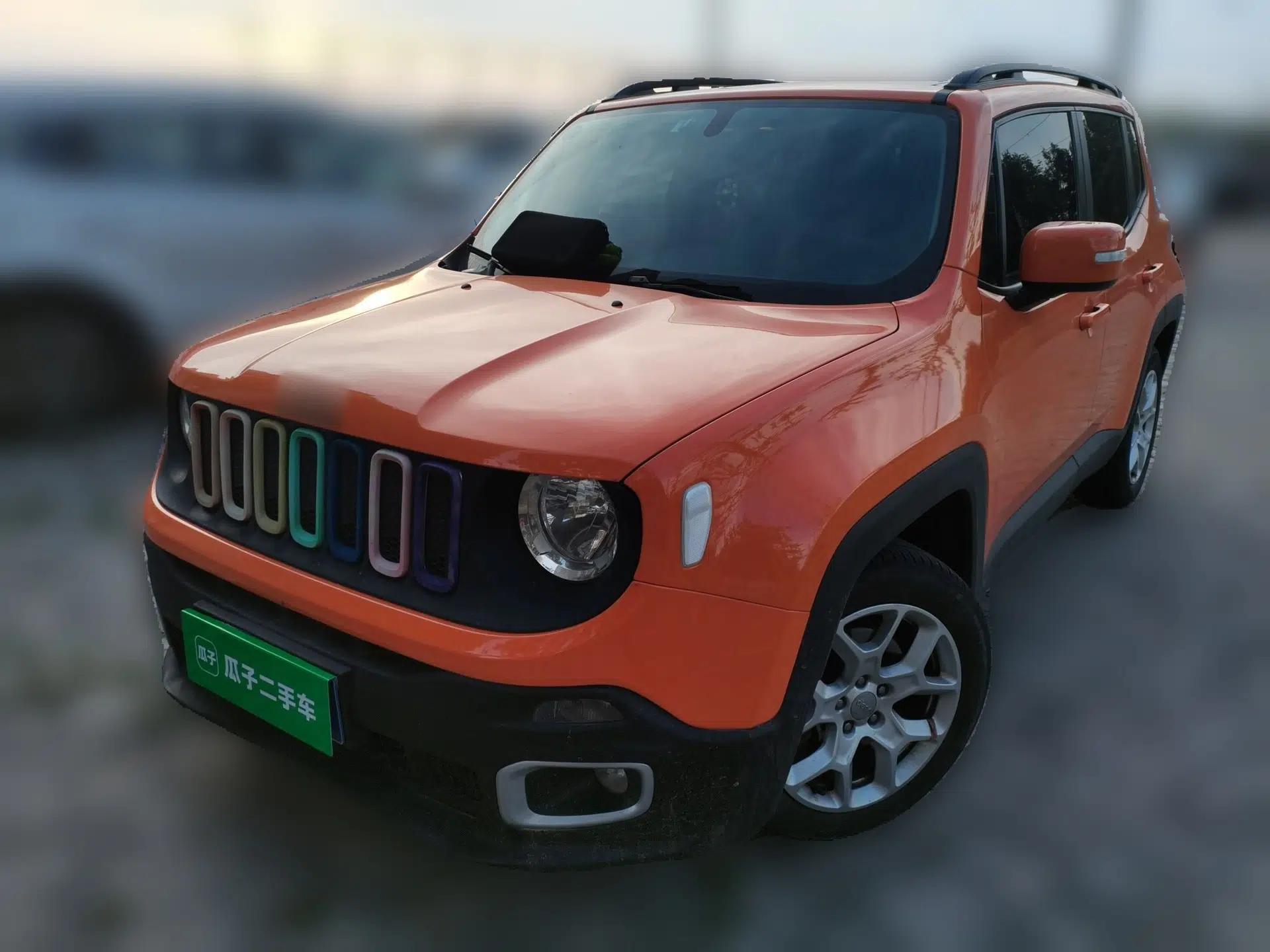 Jeep Renegade 2018 Connected Large Screen Version 180T Automatic High-Energy Edition — миниатюра 1