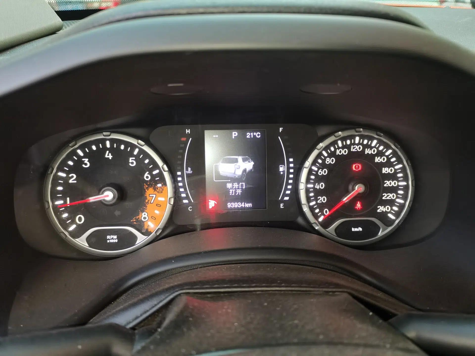 Jeep Renegade 2018 Connected Large Screen Version 180T Automatic High-Energy Edition — миниатюра 12