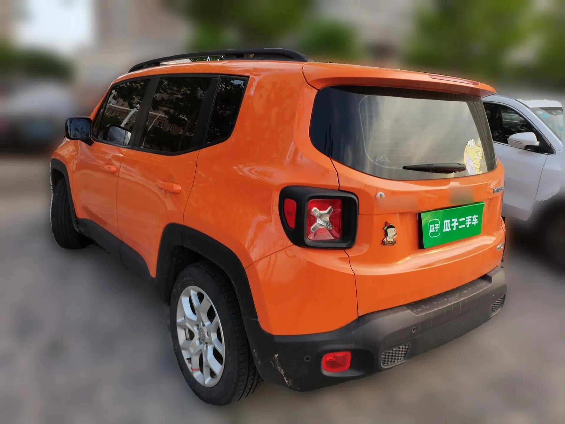 Jeep Renegade 2018 Connected Large Screen Version 180T Automatic High-Energy Edition — миниатюра 4