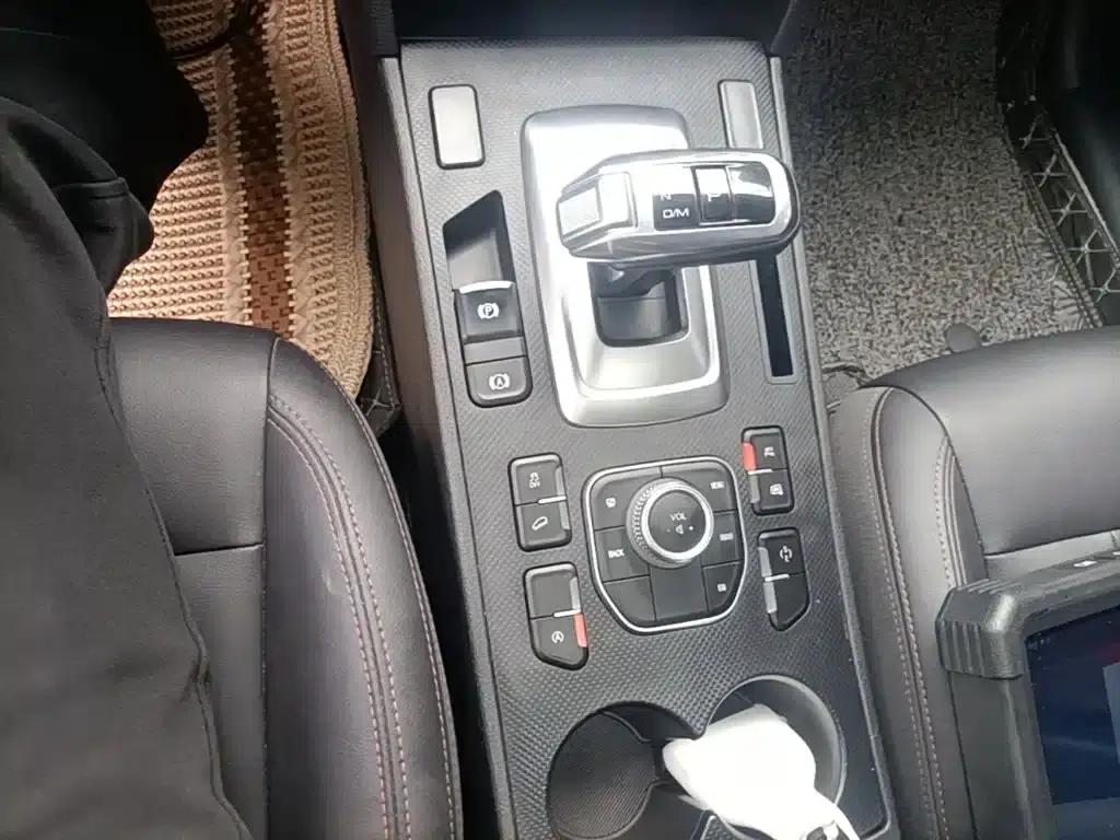 Haval H6 Coupe 2019 1.5T Automatic 2WD Luxury Intelligent Edition (China VI Emission Standard) — миниатюра 14