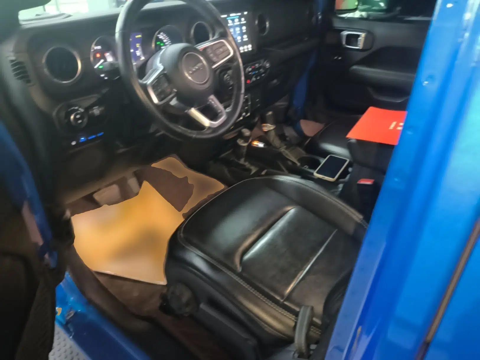 Jeep Wrangler New Energy 2021 Four-Door 2.0T 4xe Sahara — миниатюра 17