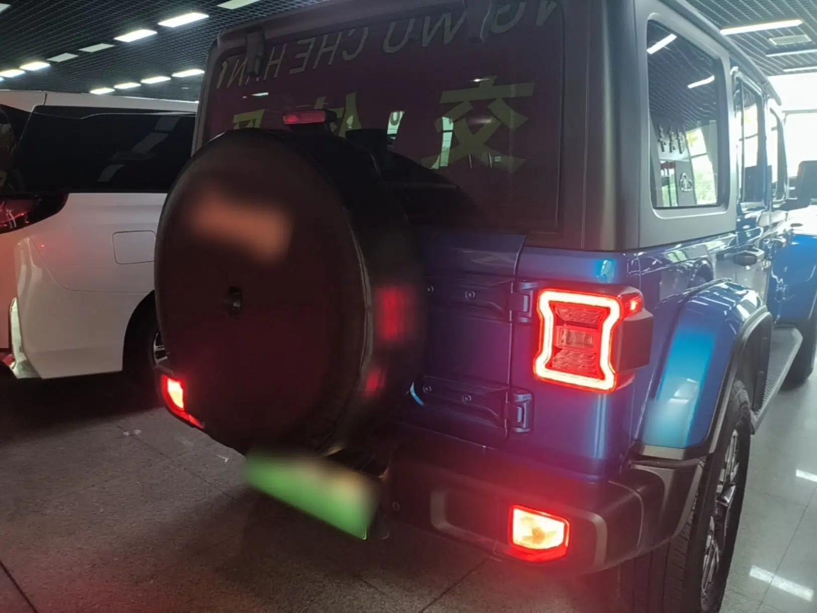 Jeep Wrangler New Energy 2021 Four-Door 2.0T 4xe Sahara — миниатюра 3