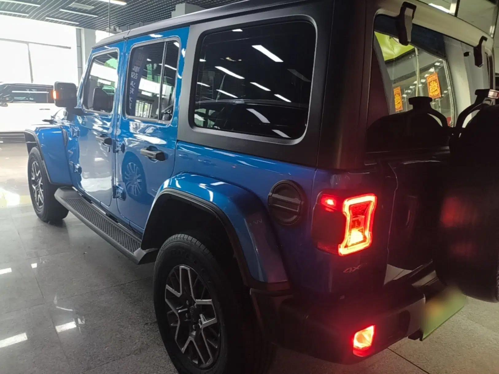 Jeep Wrangler New Energy 2021 Four-Door 2.0T 4xe Sahara — миниатюра 7