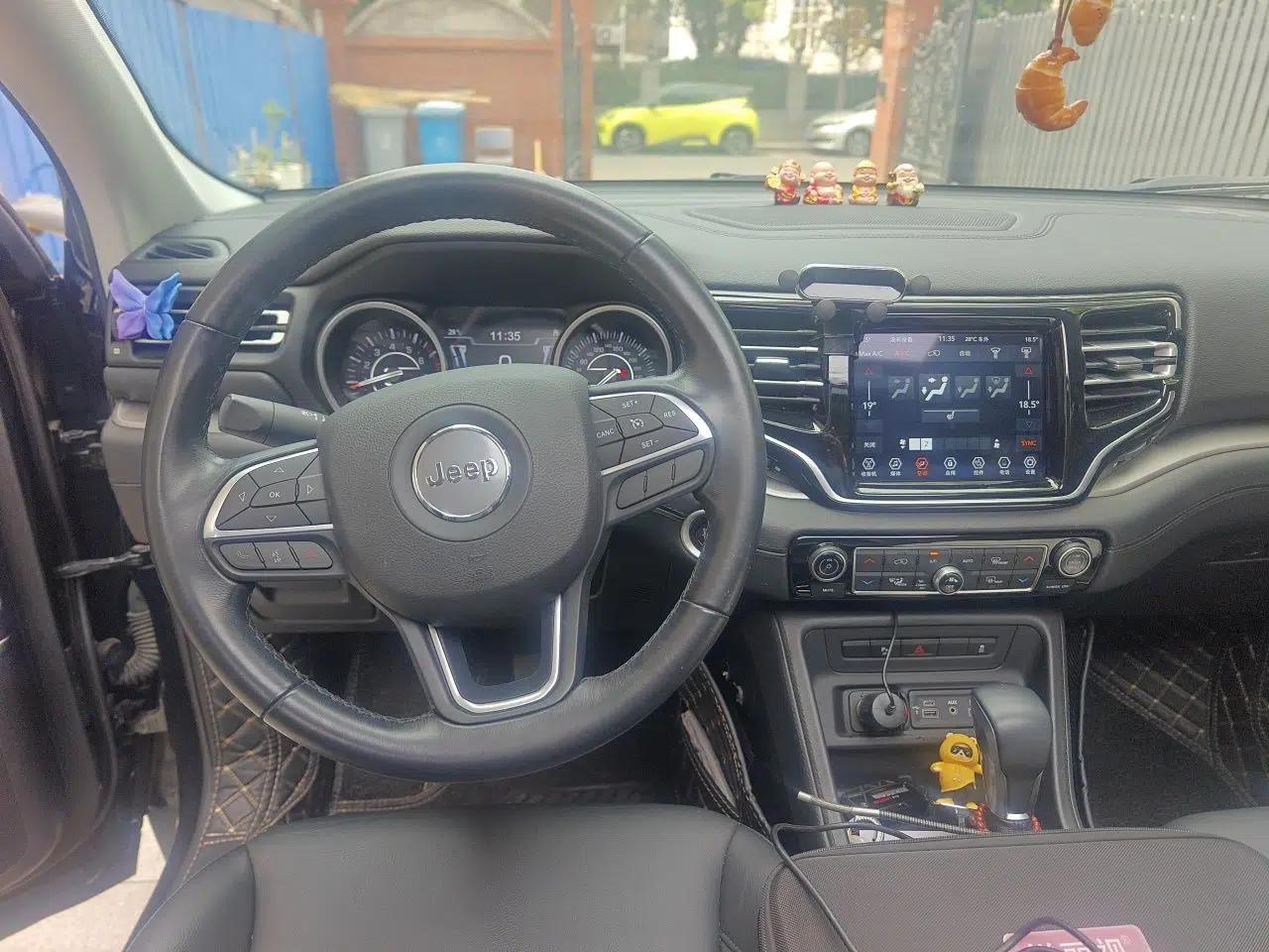 Jeep Grand Commander 2020 2.0T Two-Wheel Drive Leading Edition — миниатюра 11