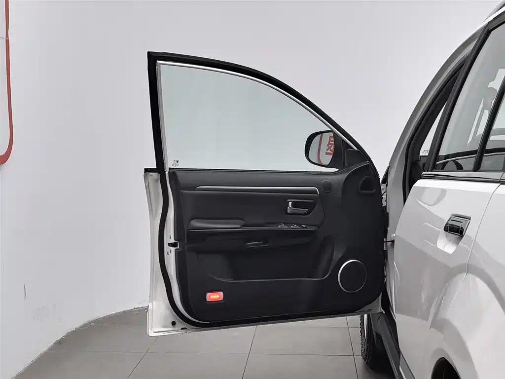 Haval H5 Classic 2013 Smart Edition 2.0L Manual 2WD Entry-level — миниатюра 8