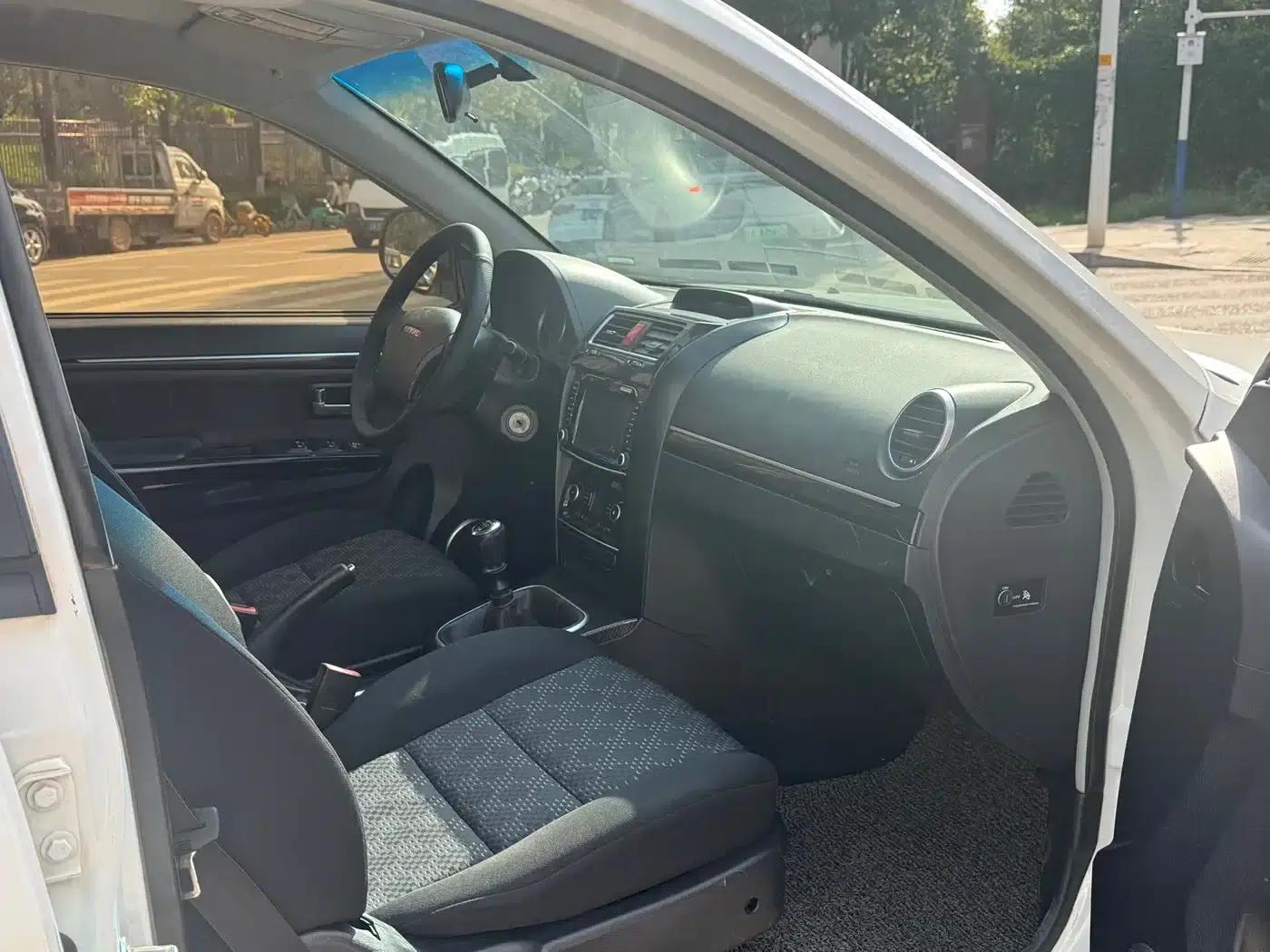 Haval H5 Classic 2015 2.0T Diesel Manual 2WD Entry-level — миниатюра 5