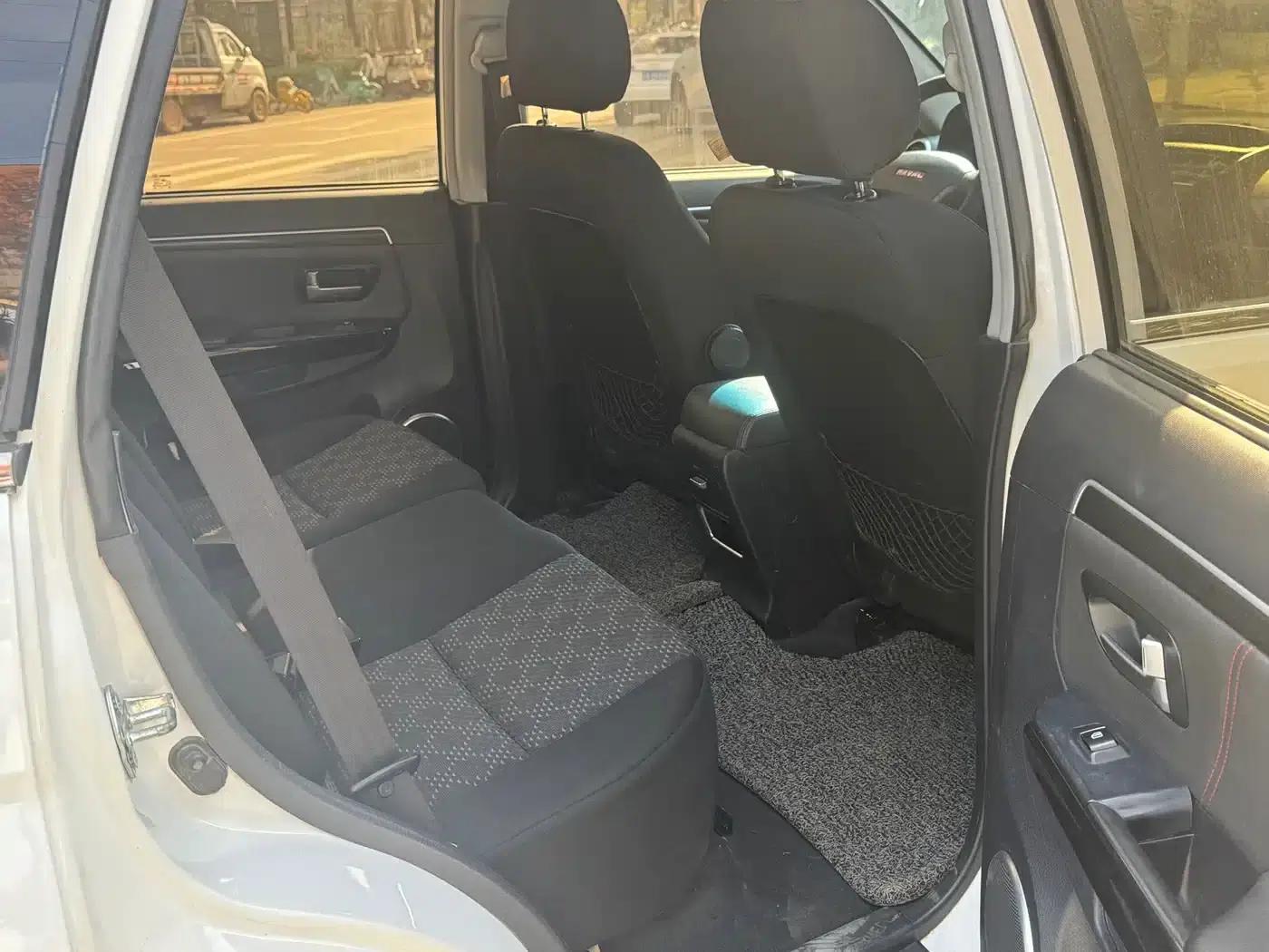 Haval H5 Classic 2015 2.0T Diesel Manual 2WD Entry-level — миниатюра 6