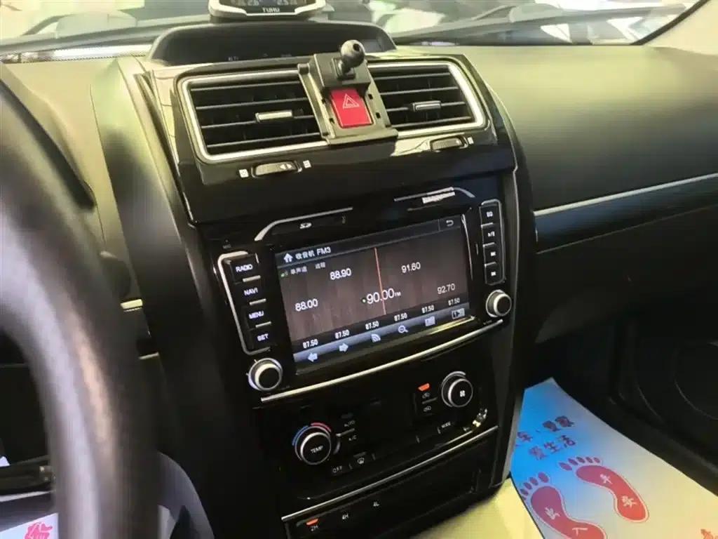 Haval H5 Classic 2013 Smart Edition Green Static 2.0T Manual 4WD Entry-level — миниатюра 13