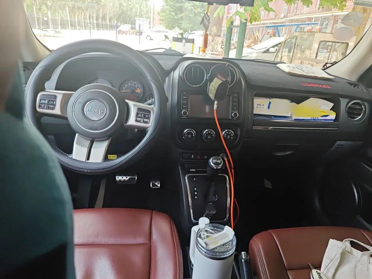 Jeep Patriot 2014 2.4L Sport Edition — миниатюра 10