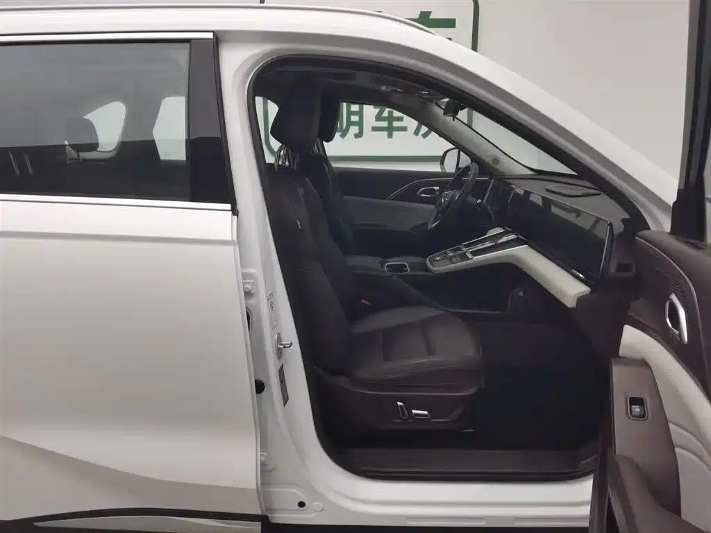 Haval Xiaolong MAX 2023 1.5L Hi4 105 4WD Navigator Edition — миниатюра 23