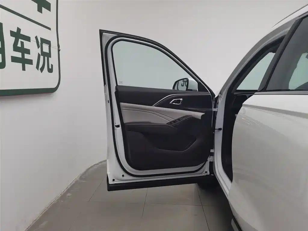 Haval Xiaolong MAX 2023 1.5L Hi4 105 4WD Navigator Edition — миниатюра 8