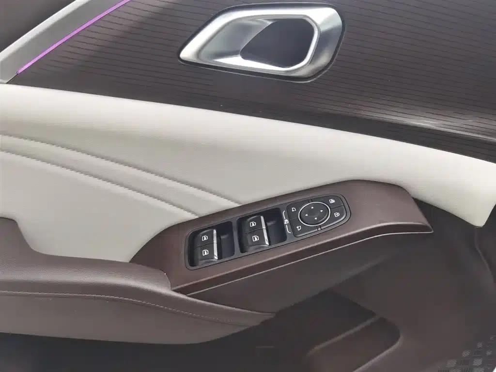 Haval Xiaolong MAX 2023 1.5L Hi4 105 4WD Navigator Edition — миниатюра 9