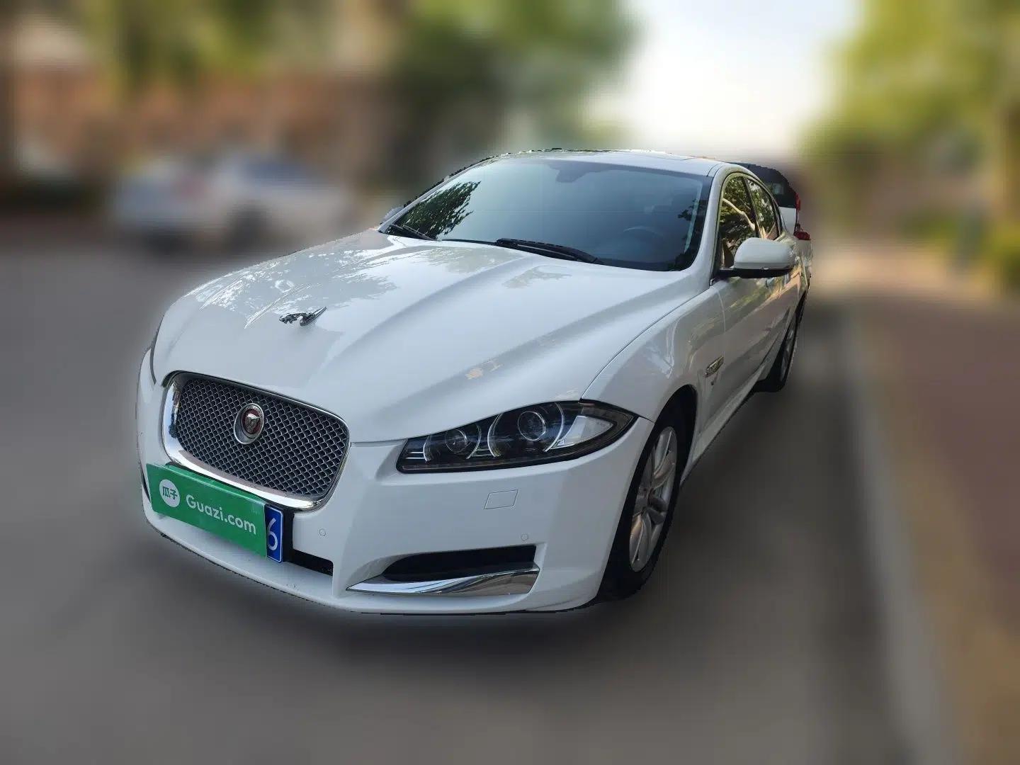 Jaguar XF 2015 XF 2.0T Prestige Edition — миниатюра 1