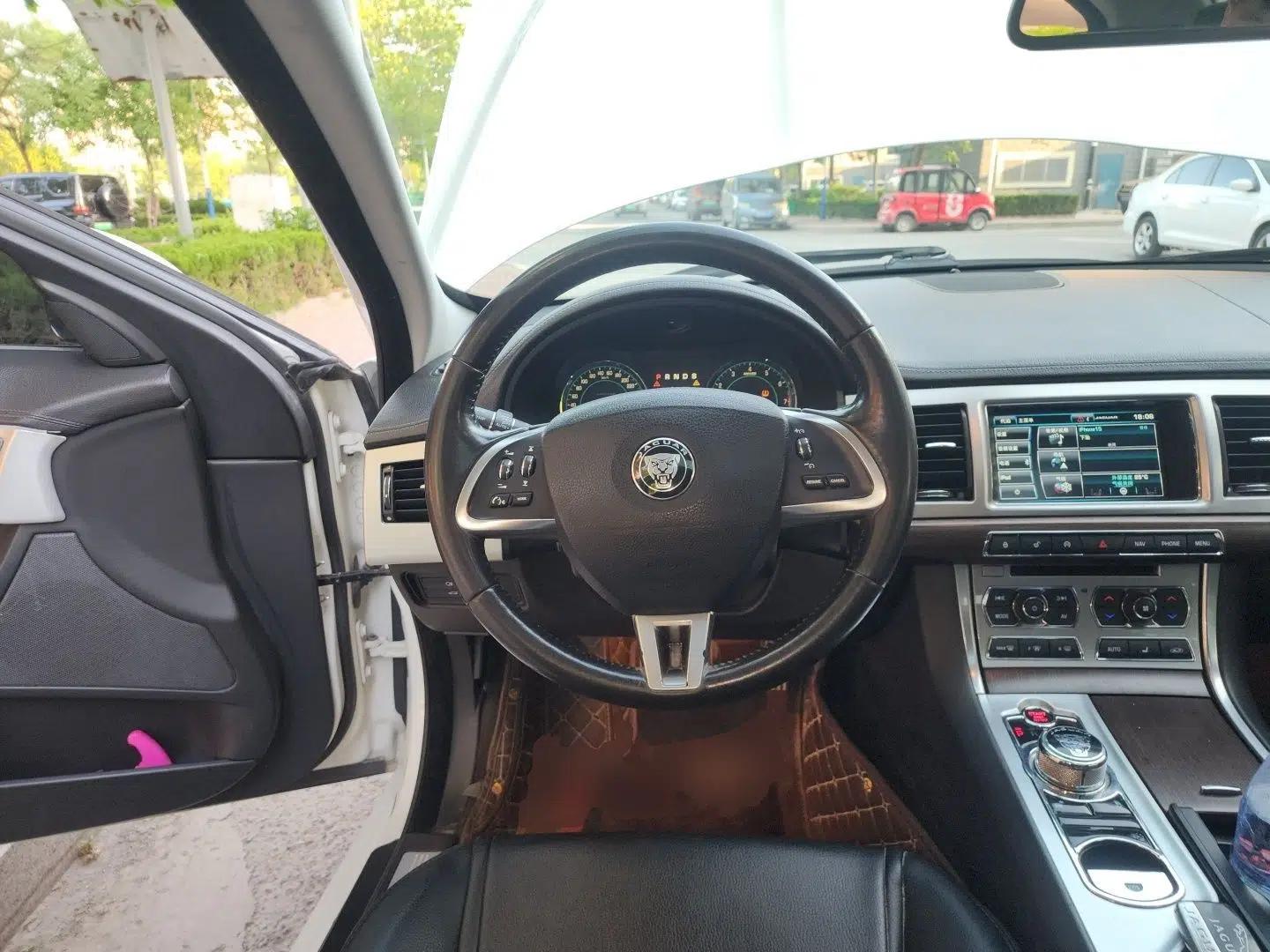Jaguar XF 2015 XF 2.0T Prestige Edition — миниатюра 11