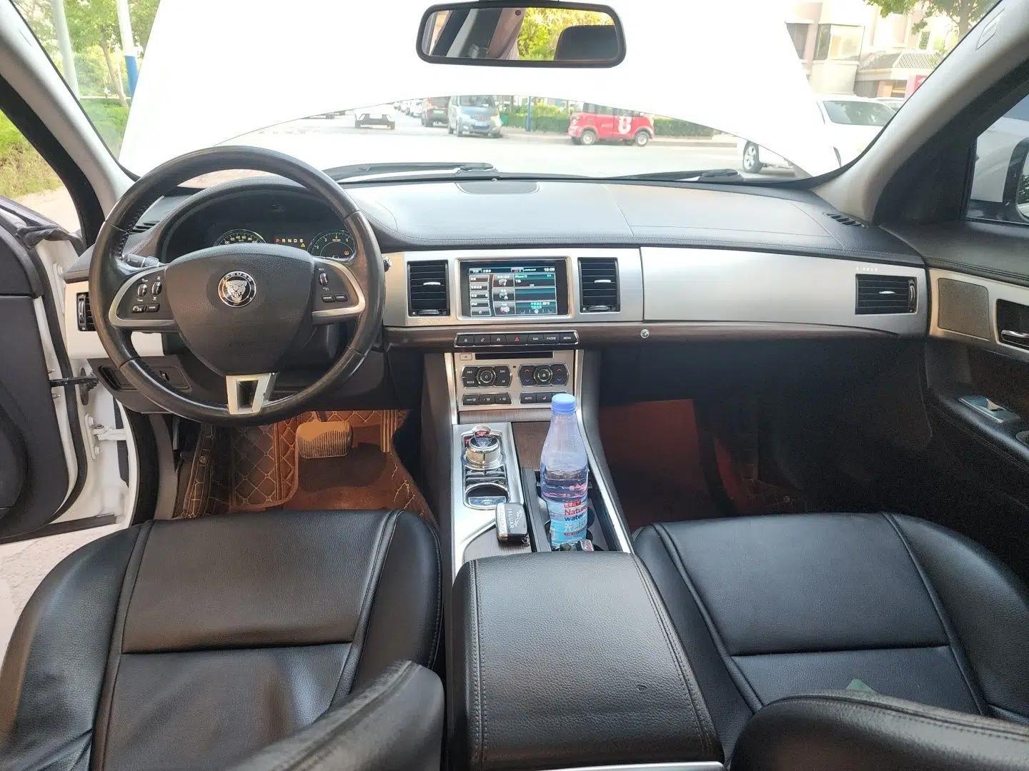 Jaguar XF 2015 XF 2.0T Prestige Edition — миниатюра 10