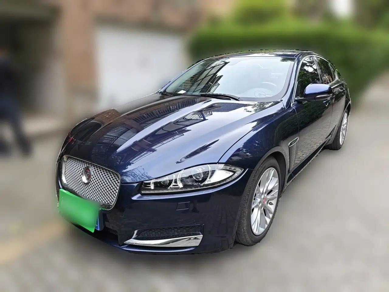 Jaguar XF 2014 XF 2.0T Luxury Edition — миниатюра 1