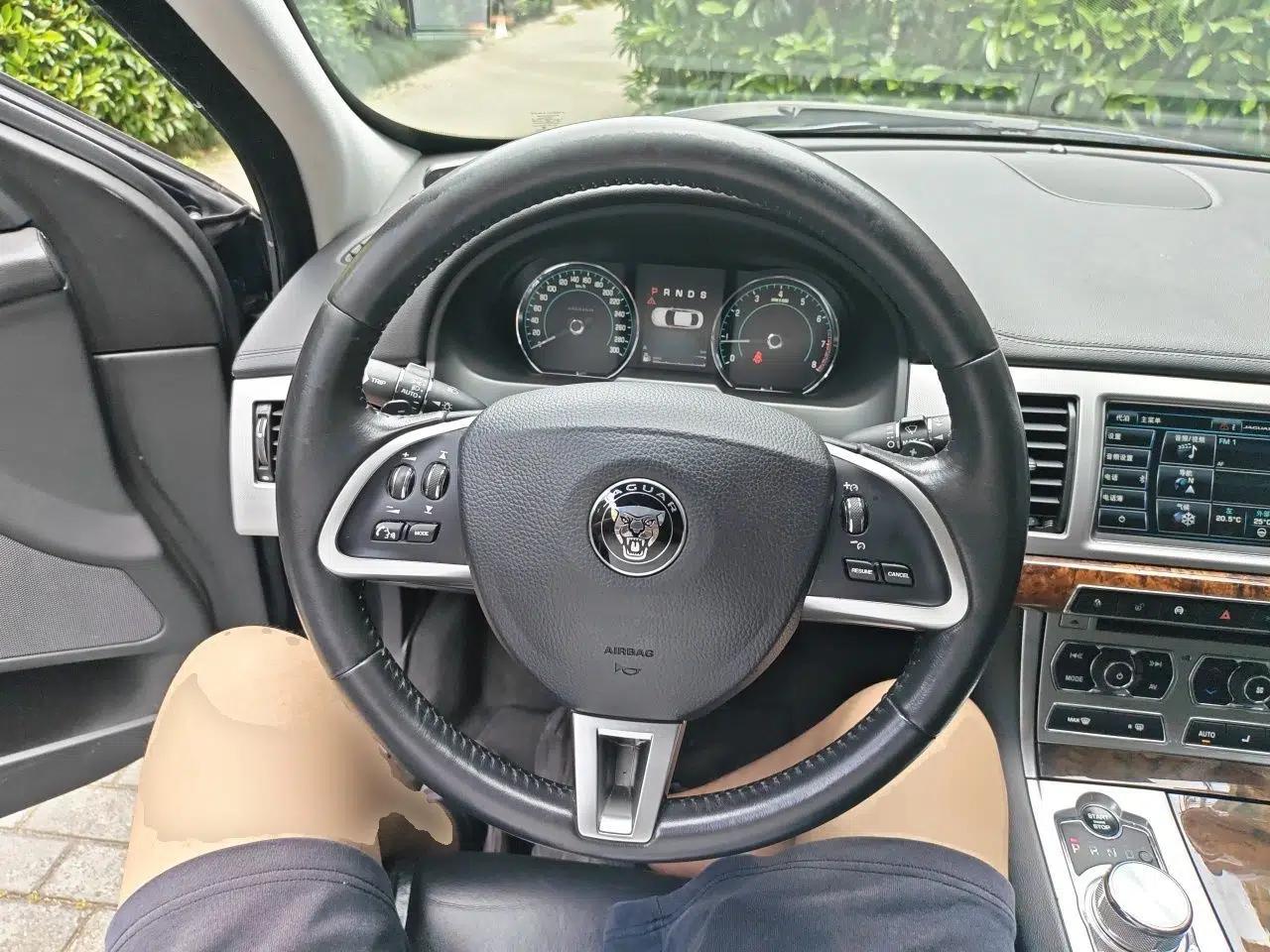 Jaguar XF 2014 XF 2.0T Luxury Edition — миниатюра 11