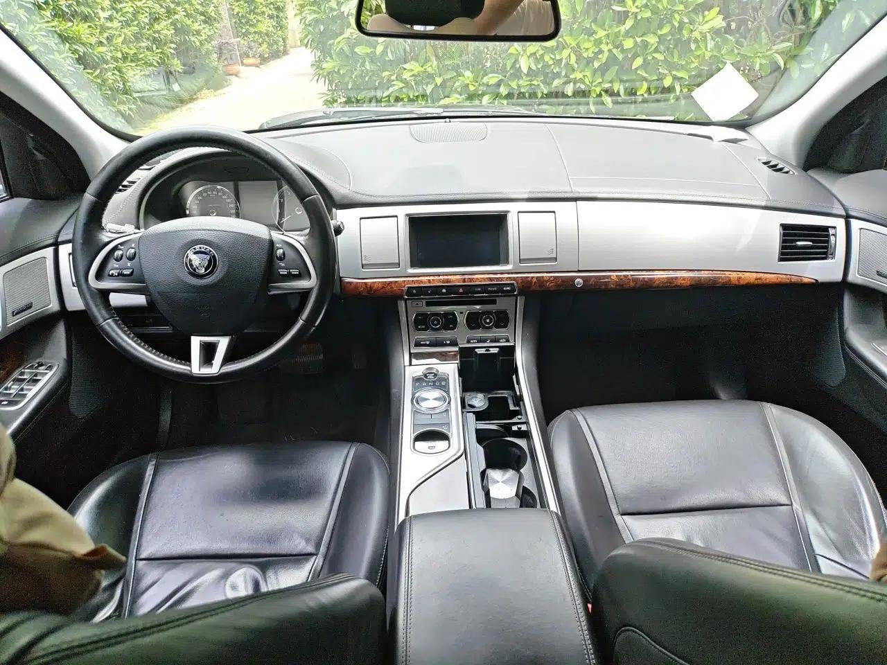 Jaguar XF 2014 XF 2.0T Luxury Edition — миниатюра 10