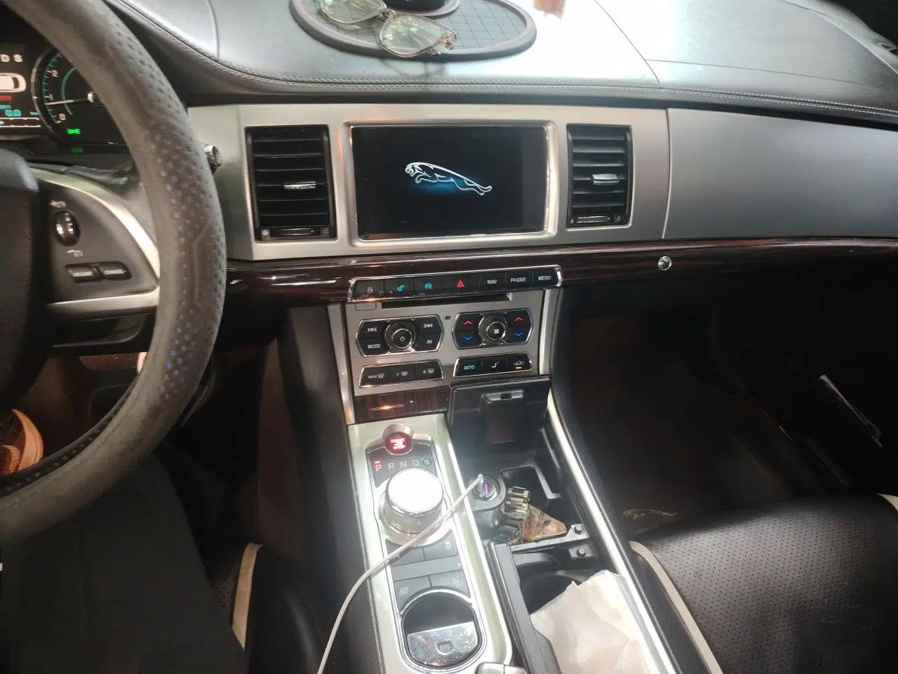 Jaguar XF 2014 XF 3.0 SC Luxury Edition — миниатюра 14