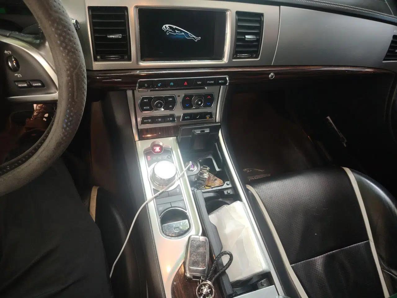 Jaguar XF 2014 XF 3.0 SC Luxury Edition — миниатюра 15